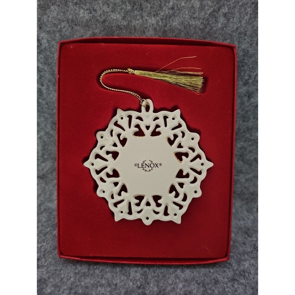 Lenox Christmas Traditions Holiday Cheer Snowflake Ornament 2003 NEW!